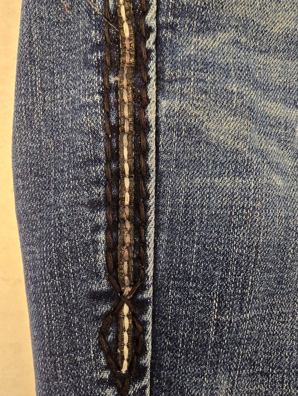 Rock Revival Westmont Slum Taper Dark Blue Embroidered Pocket Jeans. Mens 32/31 - Picture 11 of 16